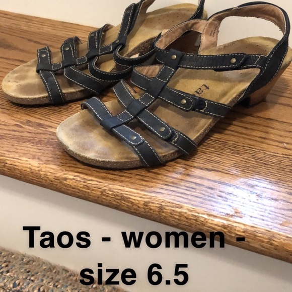 Variety of women and man shoes - Picture 4 of 13